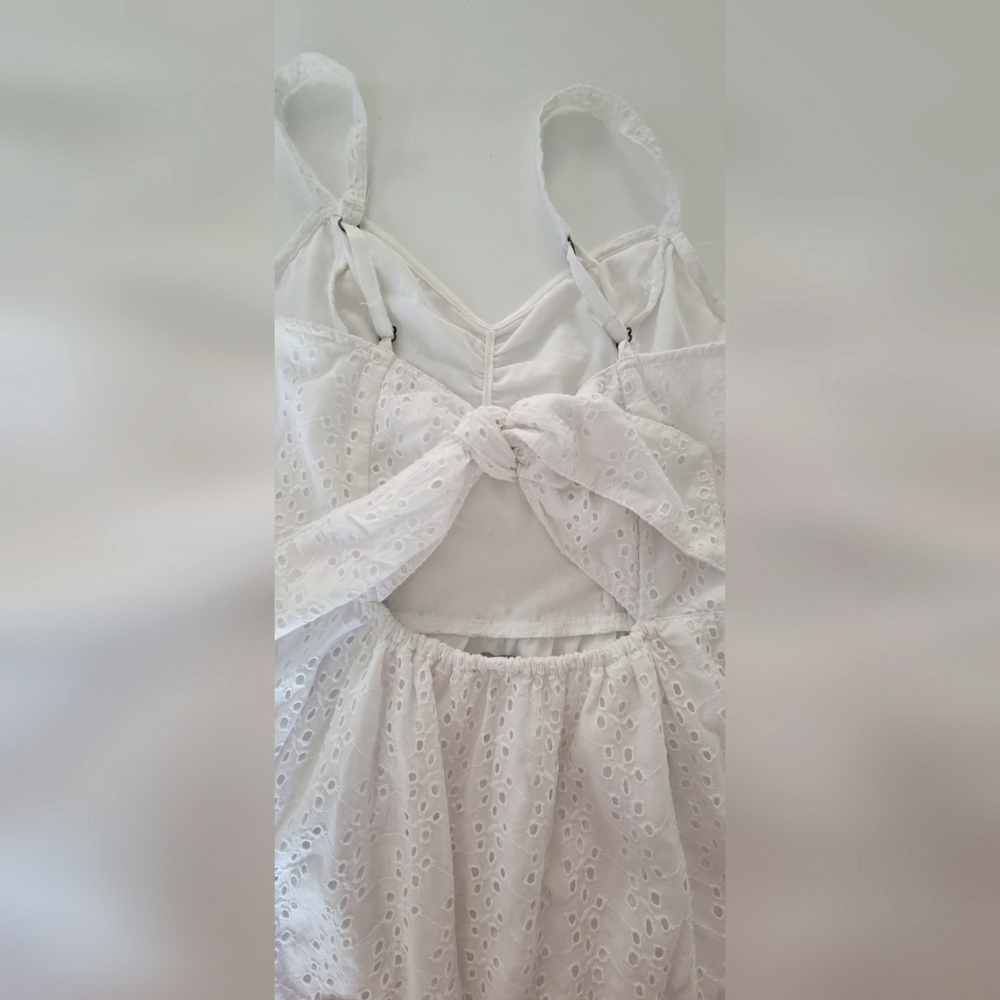 Hollister - White Eyelet Dress - Picture 4 of 5